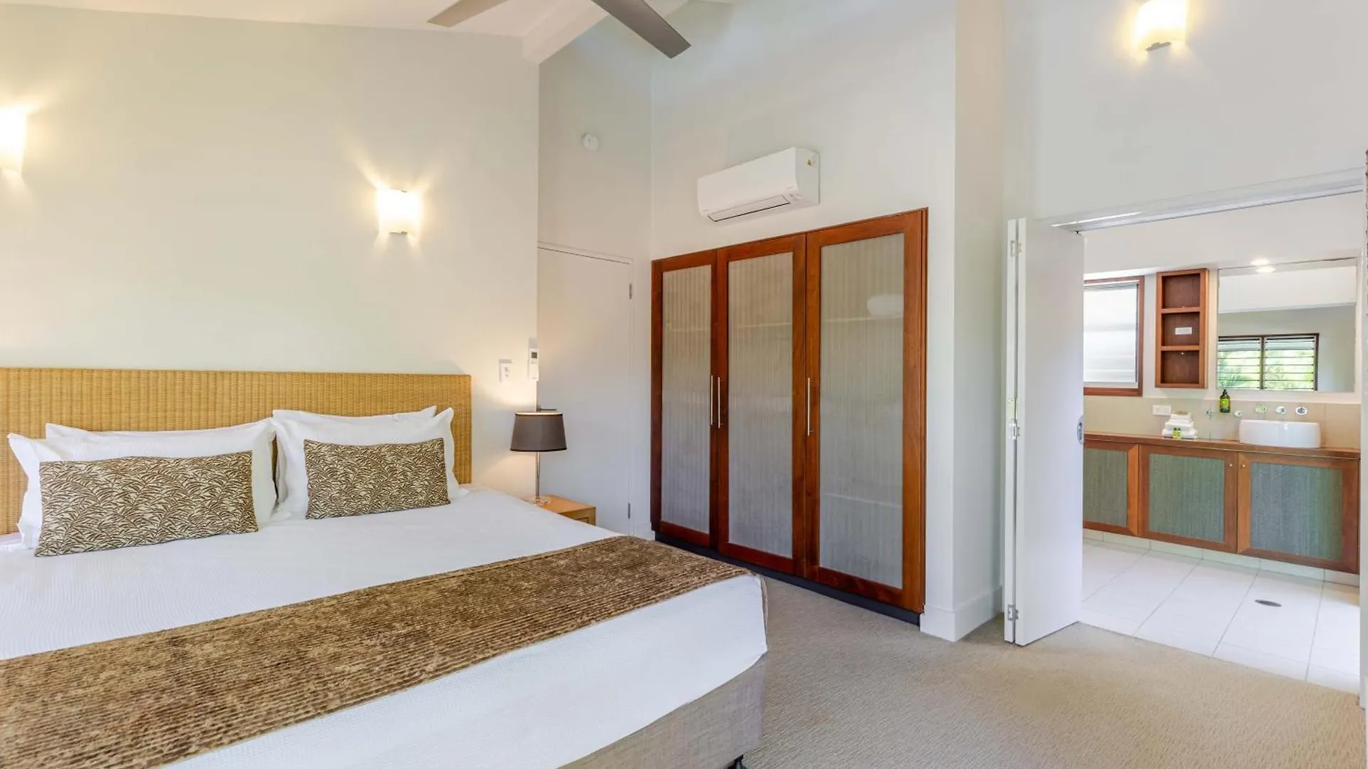 Leilani Melia - Stylish 3 Bedroom Villa On Four Mile Beach Port Douglas