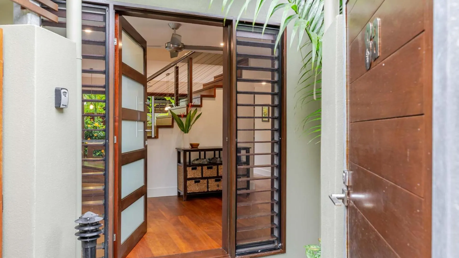 Leilani Melia - Stylish 3 Bedroom Villa On Four Mile Beach Port Douglas