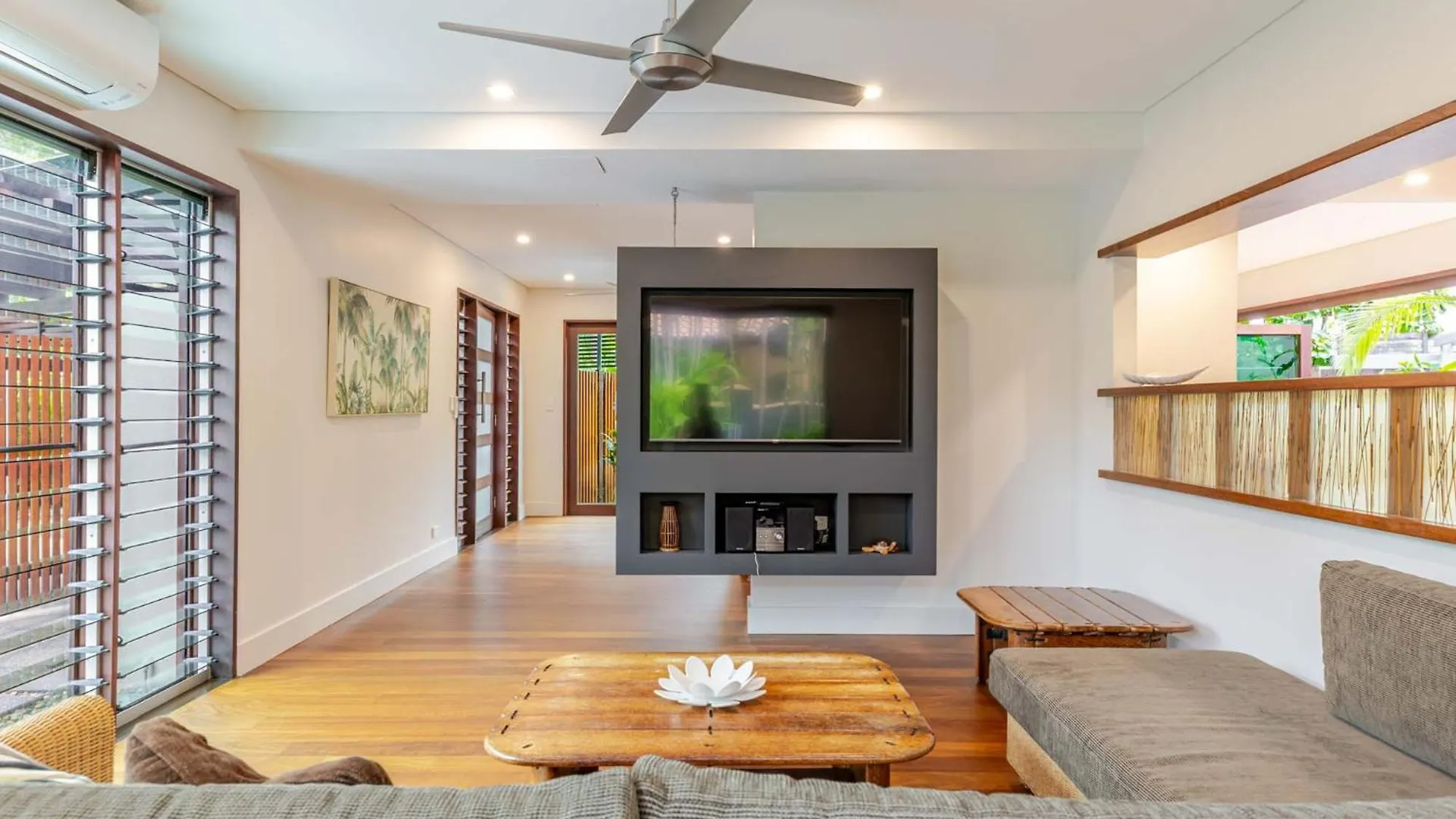 Leilani Melia - Stylish 3 Bedroom Villa On Four Mile Beach Port Douglas