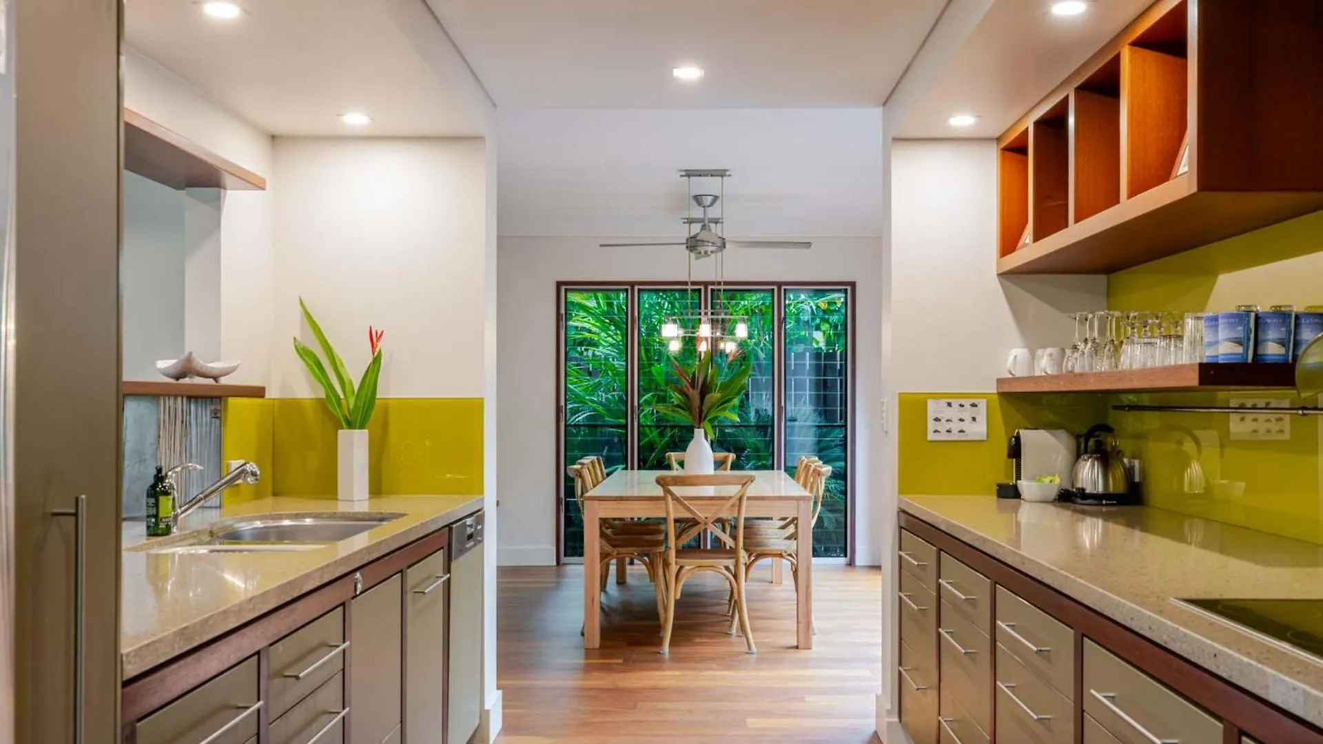 Leilani Melia - Stylish 3 Bedroom Villa On Four Mile Beach Port Douglas 0*,  Australia