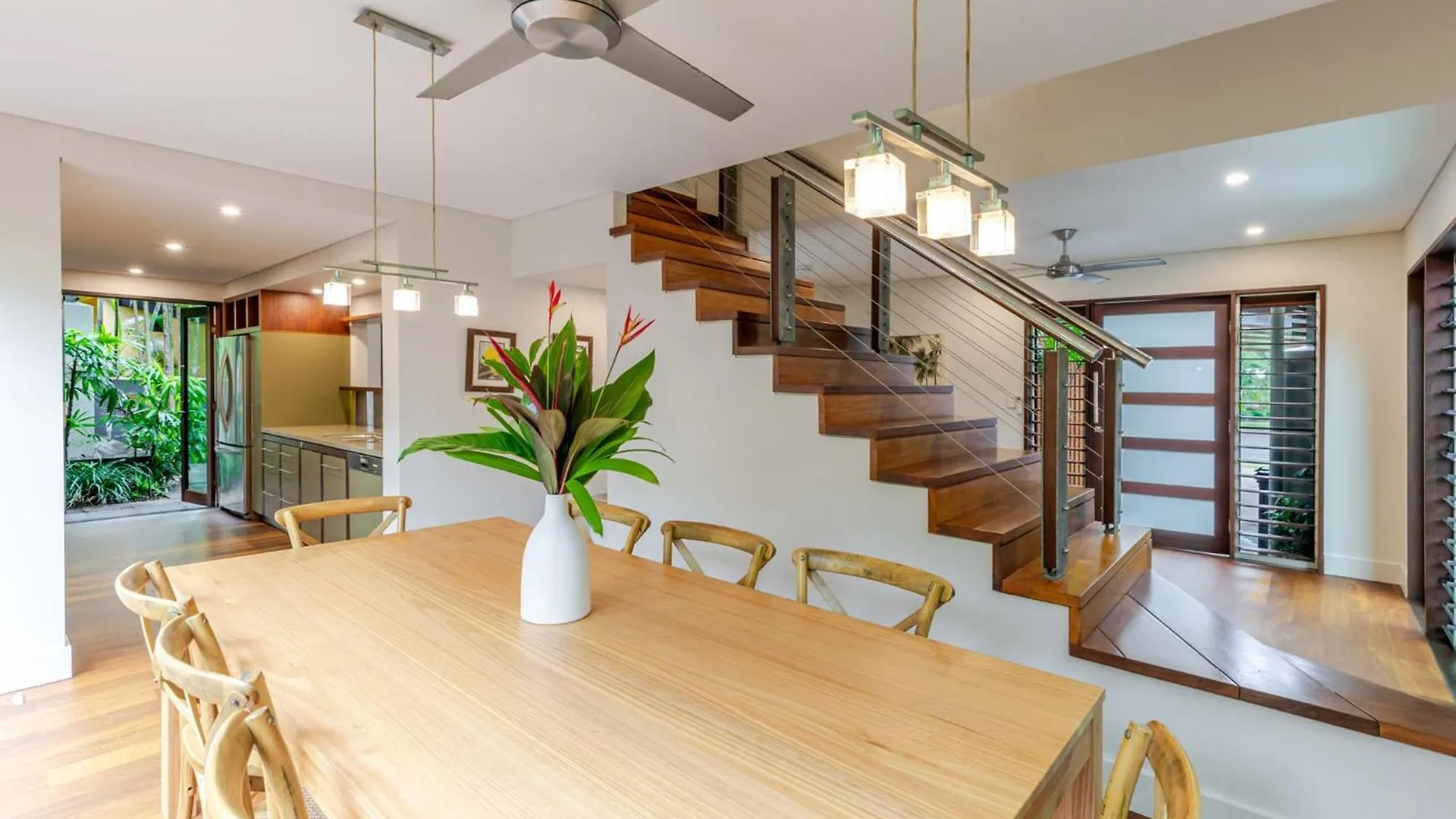 Leilani Melia - Stylish 3 Bedroom Villa On Four Mile Beach Port Douglas Australia