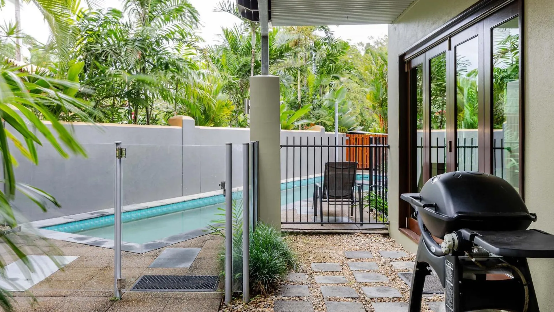 Leilani Melia - Stylish 3 Bedroom Villa On Four Mile Beach Port Douglas