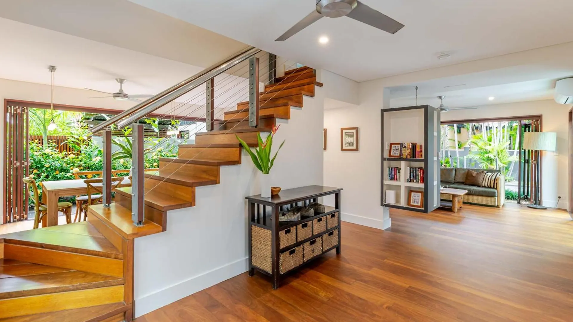 Leilani Melia - Stylish 3 Bedroom Villa On Four Mile Beach Port Douglas Australia